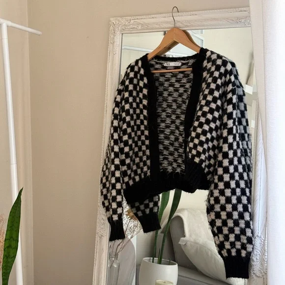 Zara Black and White Checkered Knit Cardigan - Picture 5 of 9